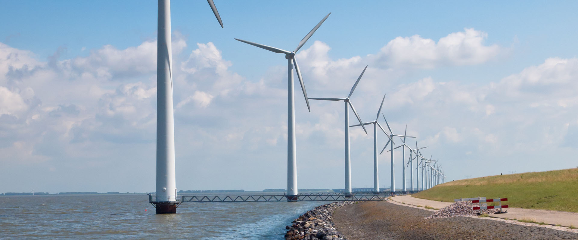 lvca-case-windtribunes